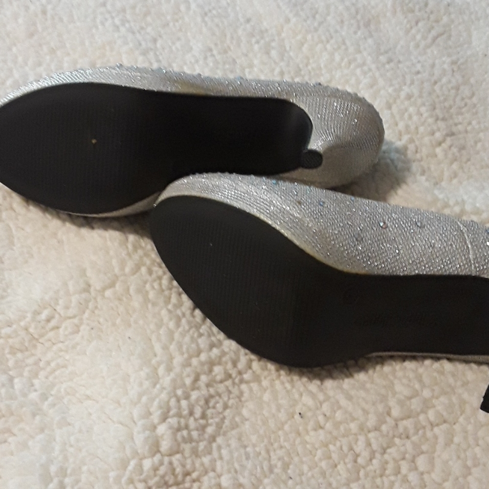 Shoes - Picture 3 of 3